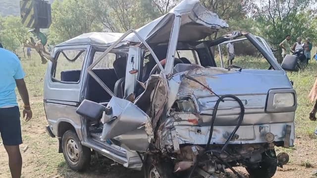 SLM Omni van accident