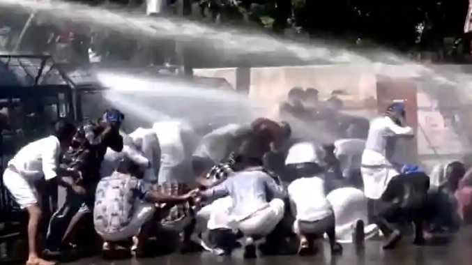 Kerala cm agenised protest