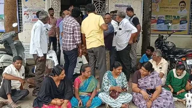 VLR Public dharna