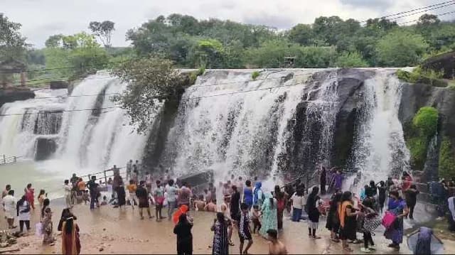 Tilparapu Falls