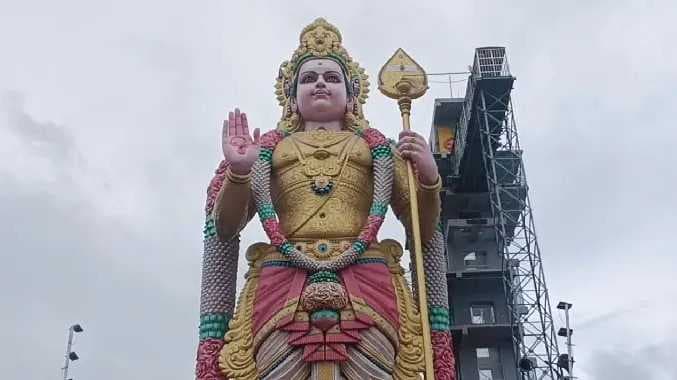 SLM VP Temple crowd