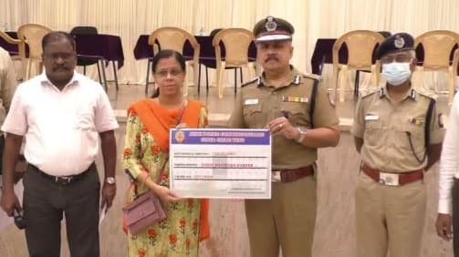 உரியவர்களிடம் ஒப்படைப்பு