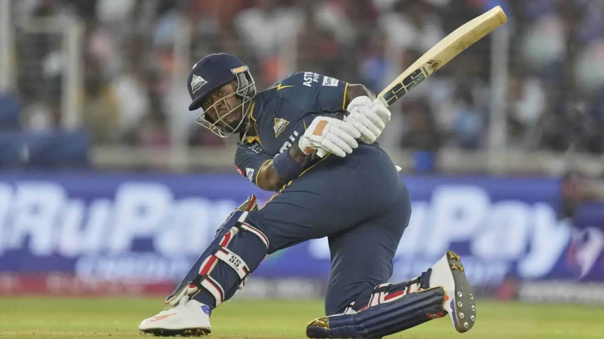 குஜராத் அணி வெற்றி