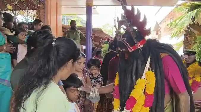 Tut kulasai dhasara
