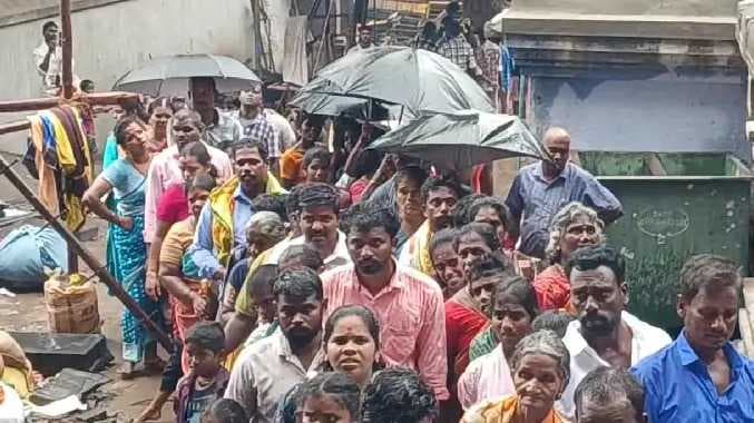 Theerthamali crowd