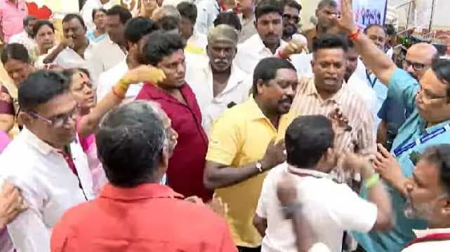 admk vs cpm