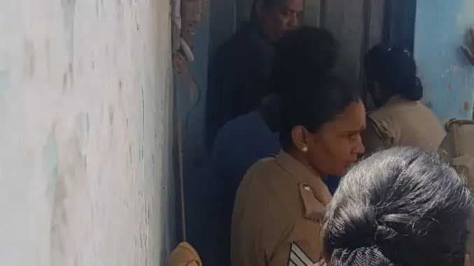 குடியிருப்பை இடிக்க முயற்சி