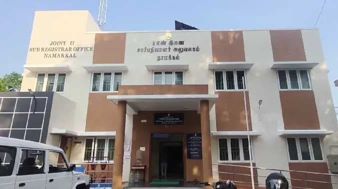 லஞ்சம் கேட்ட சார்பதிவாளர்
