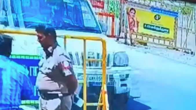 கீழே விழுந்த காவலர்
